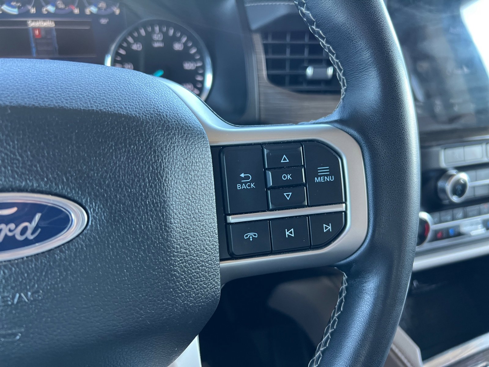 Used 2024 Ford Expedition Limited image 21