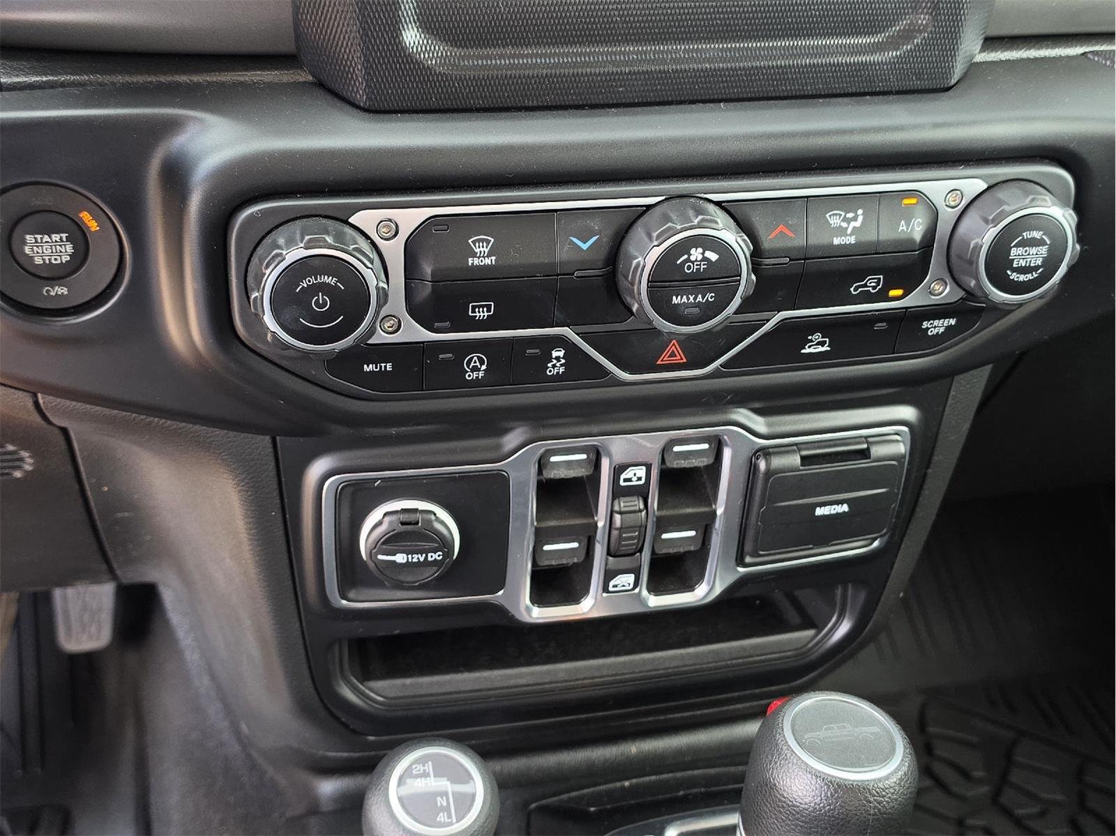 Used 2023 Jeep Gladiator Sport AWD/4WD image 19