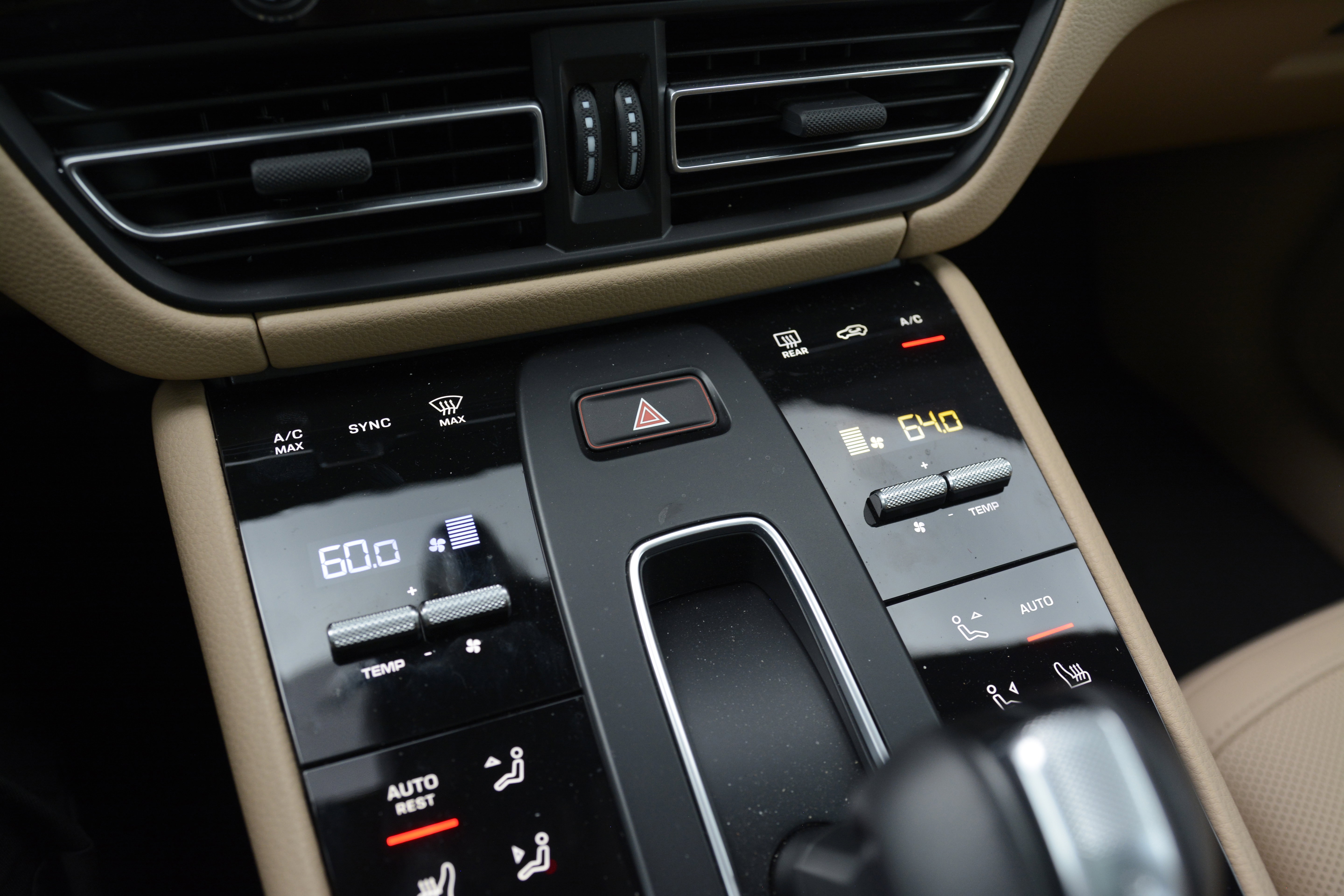 Certified 2026 Porsche Macan AWD/4WD image 23