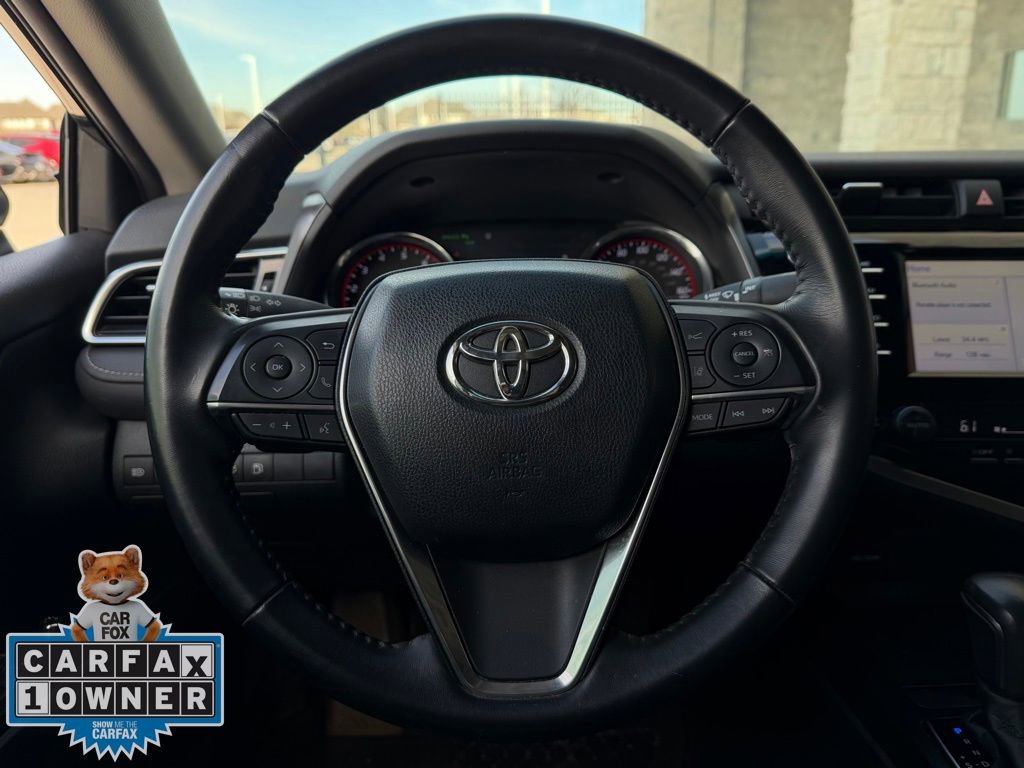 Used 2018 Toyota Camry XSE image 11