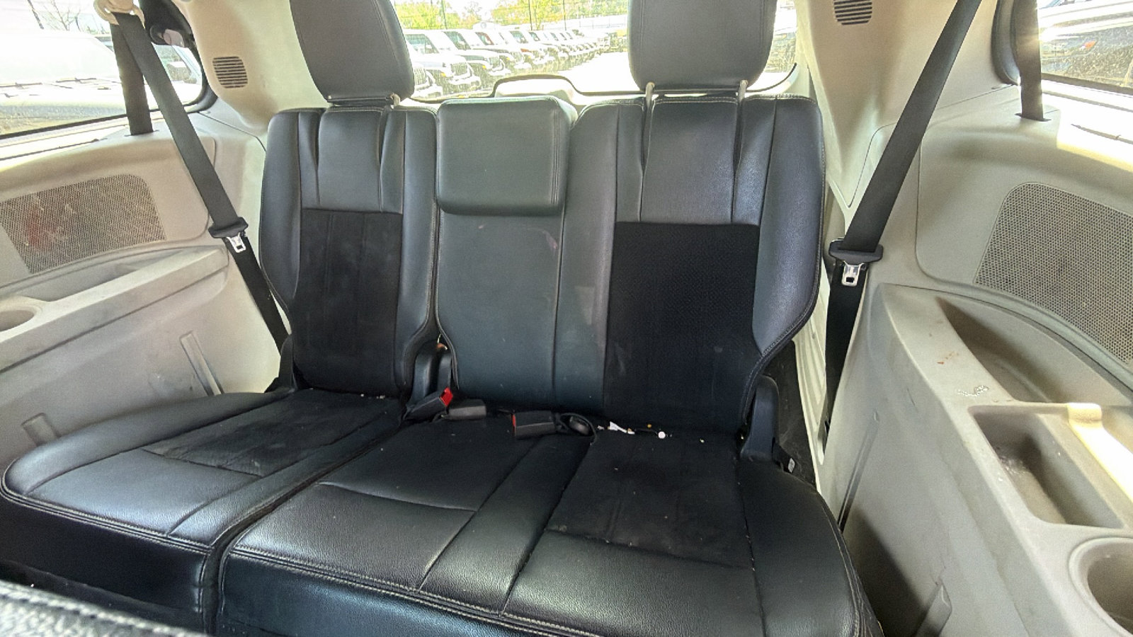 Used 2016 Dodge Grand Caravan SXT image 20