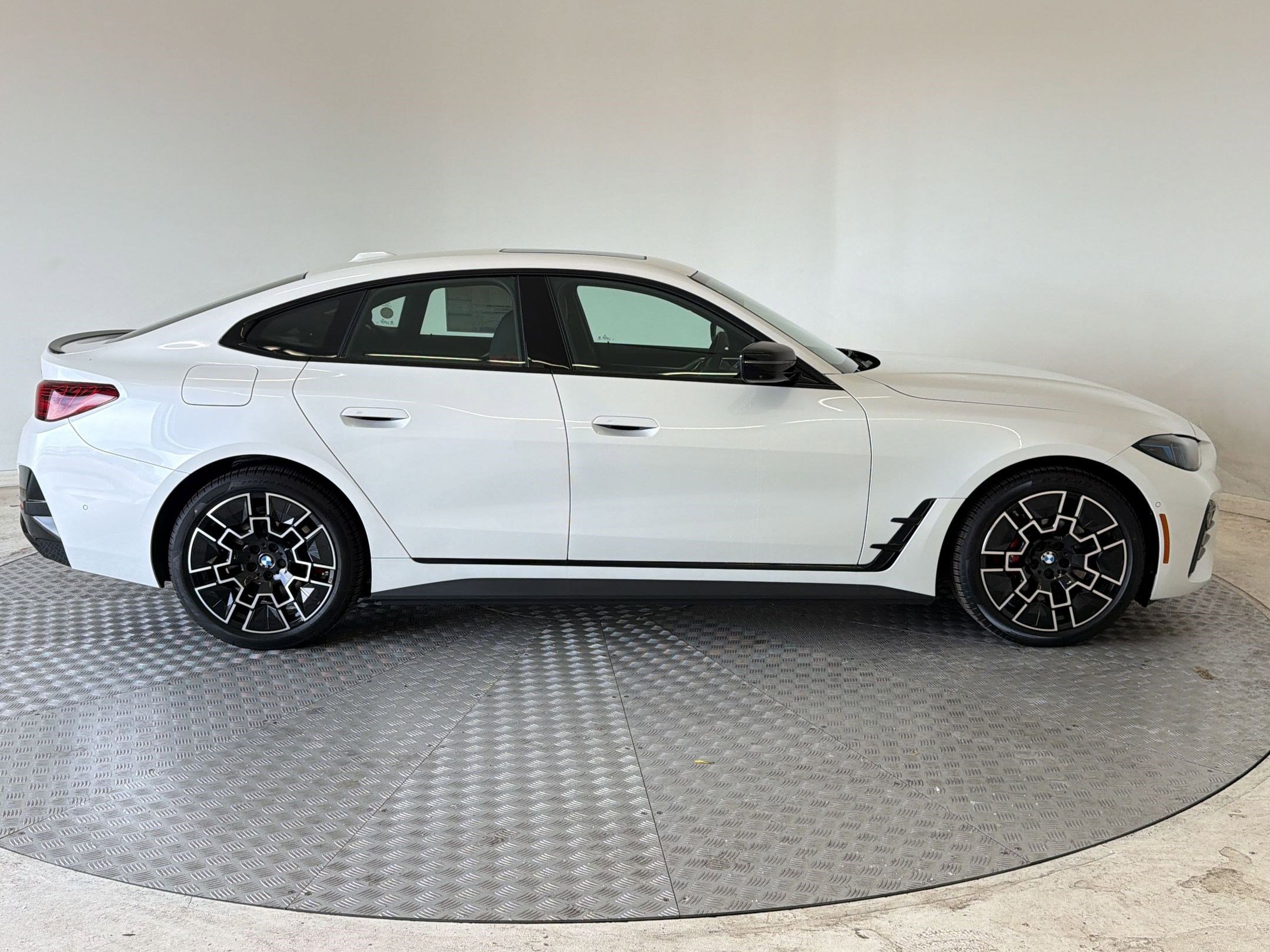 New 2026 BMW i4 xDrive40i w/ M Sport Package AWD/4WD image 8