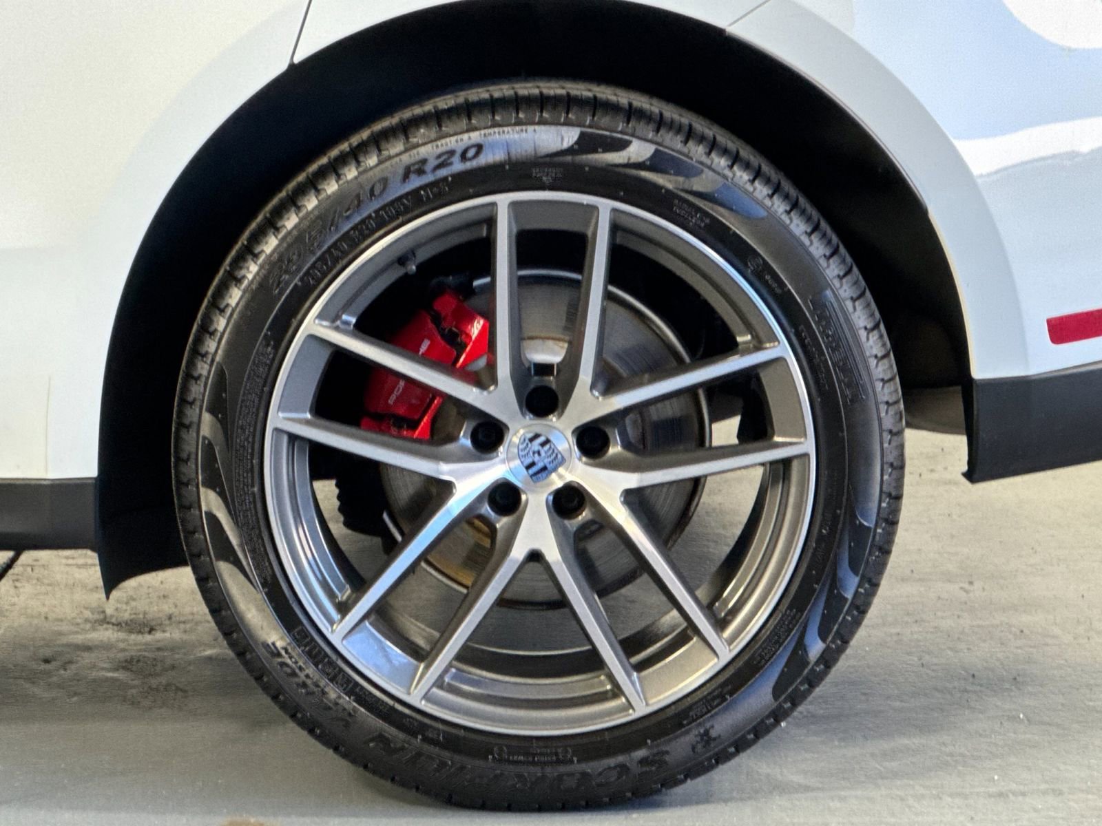 Certified 2024 Porsche Macan S AWD/4WD image 33