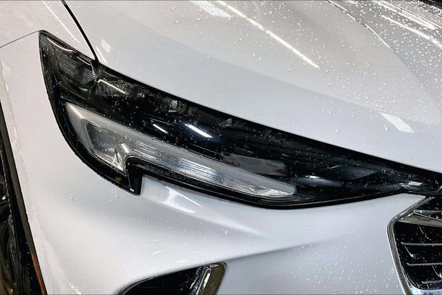 Used 2023 Buick Envision Essence image 32