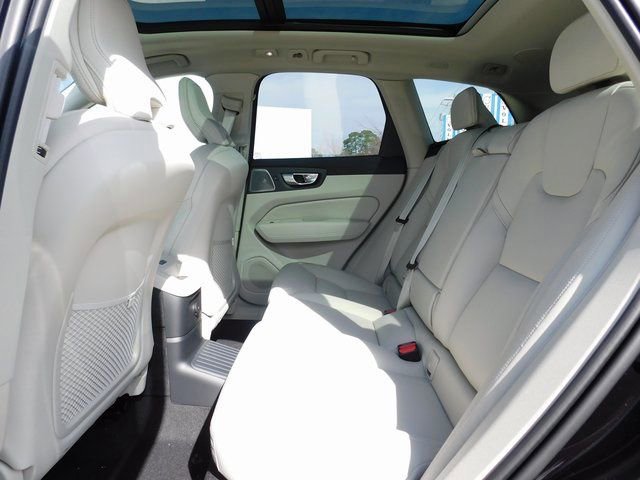 New 2024 Volvo XC60 T8 Ultimate w/ Climate Package image 17