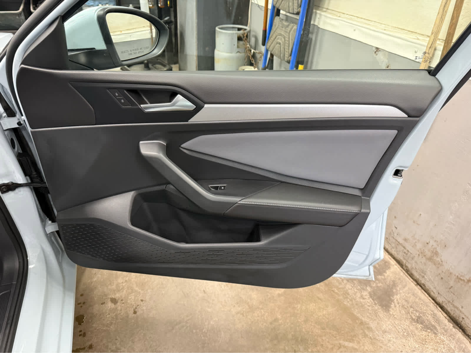 Used 2025 Volkswagen Jetta SE image 29