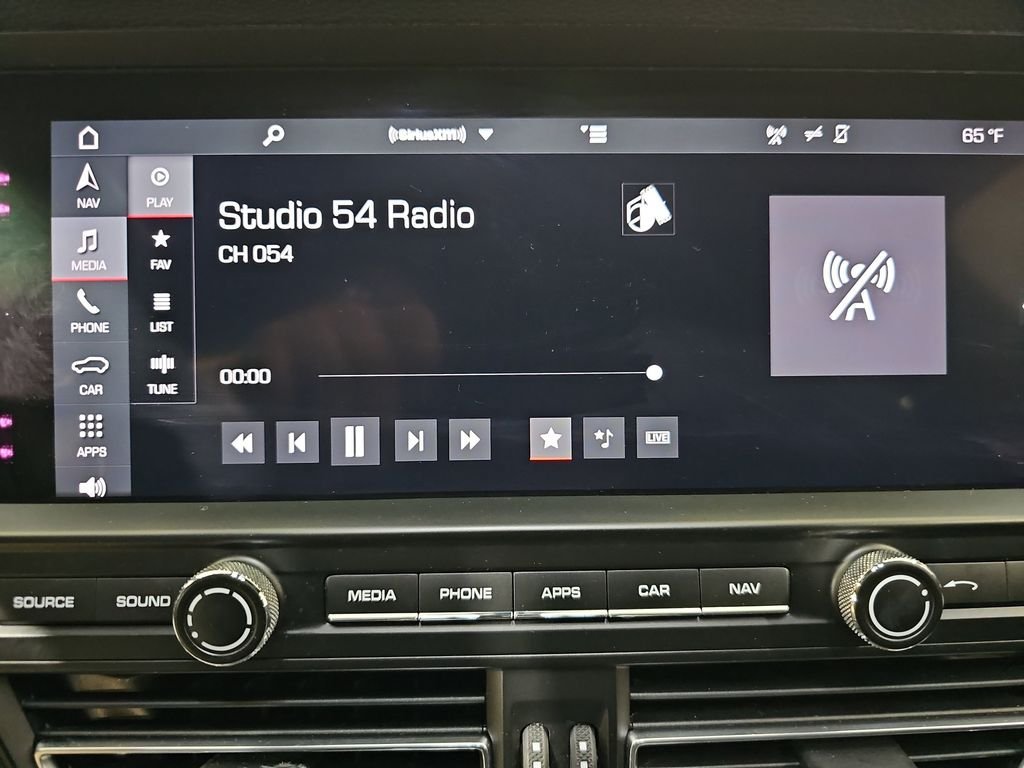 Used 2019 Porsche Macan AWD/4WD image 24