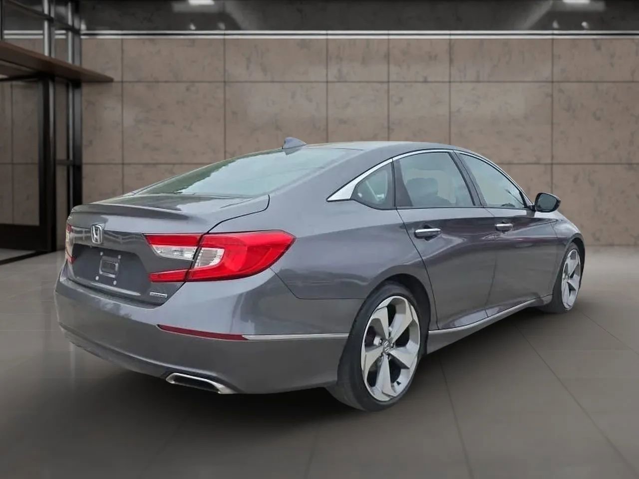 Used 2018 Honda Accord Touring image 7