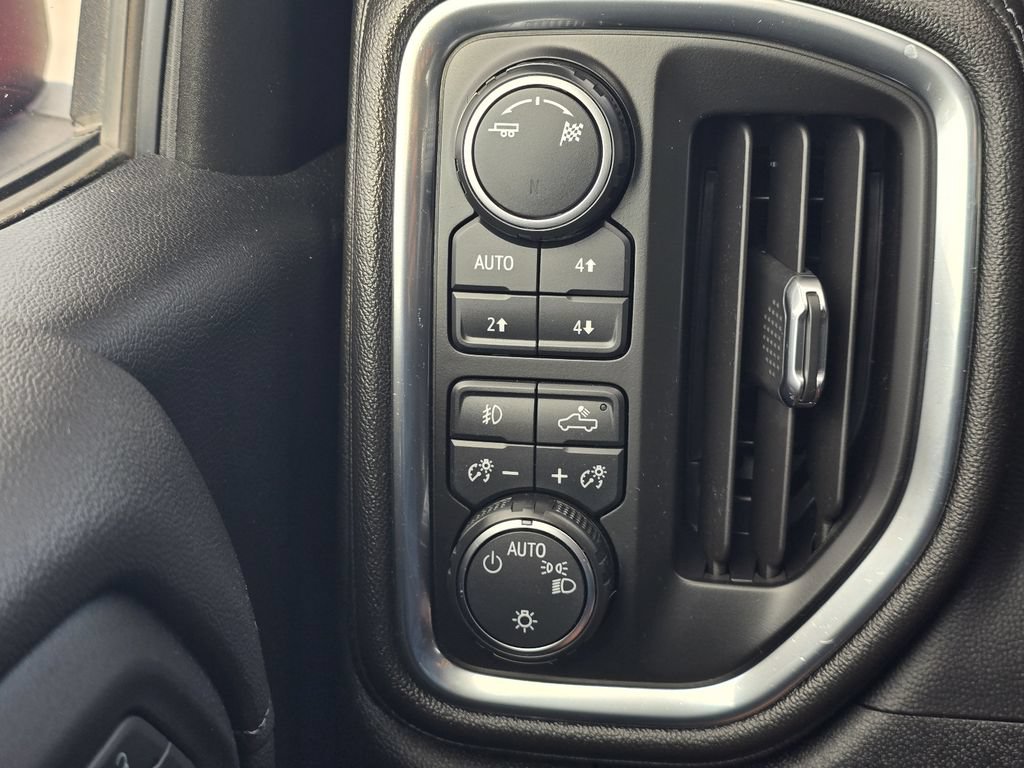 Used 2019 Chevrolet Silverado 1500 LT Trail Boss AWD/4WD image 22