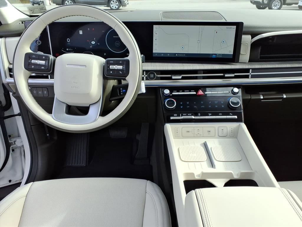 Used 2025 Hyundai Santa Fe Calligraphy image 7