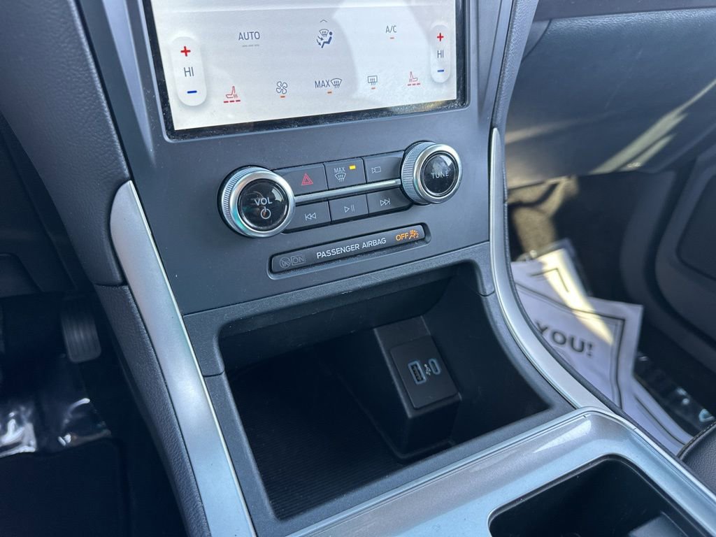 Used 2024 Ford Edge SEL image 46