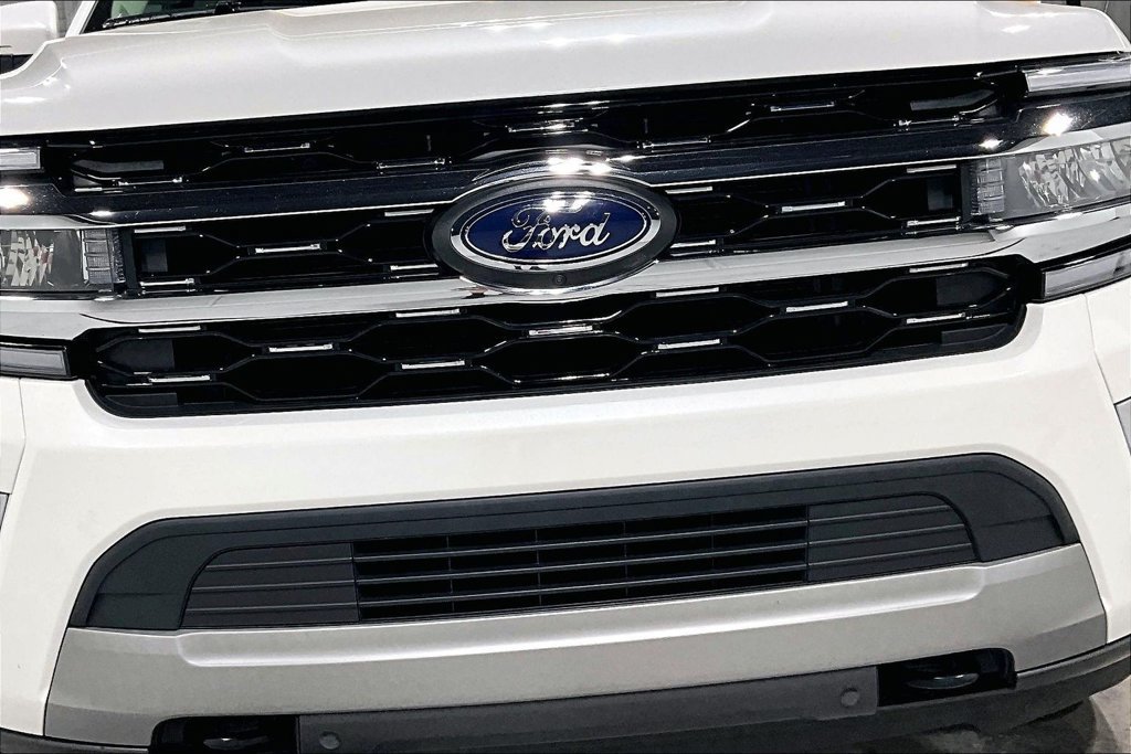 Used 2023 Ford Expedition Max Limited AWD/4WD image 36