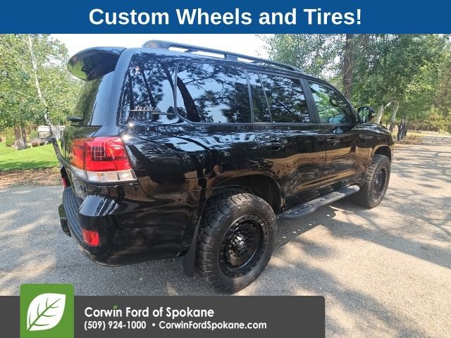 Used 2021 Toyota Land Cruiser Heritage Edition AWD/4WD image 3
