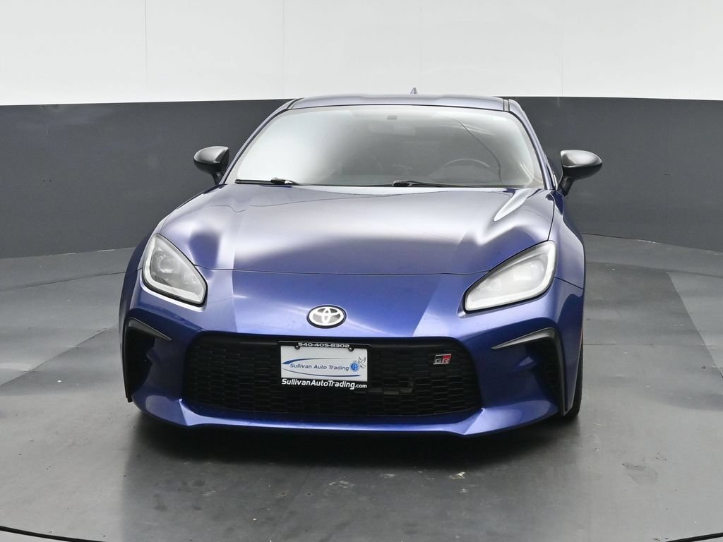 Used 2022 Toyota GR86 Premium RWD image 2