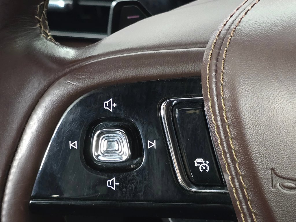 Certified 2021 Lincoln Aviator Black Label w/ Dynamic Handling Package AWD/4WD image 33