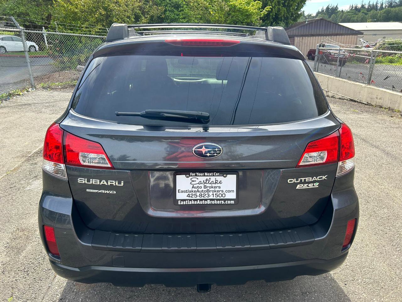 Used 2013 Subaru Outback 2.5i Premium AWD/4WD image 6