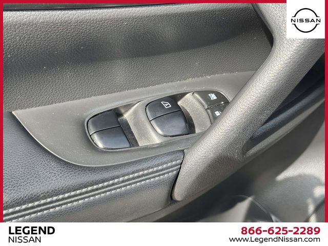 Used 2015 Nissan Rogue SV AWD/4WD image 14