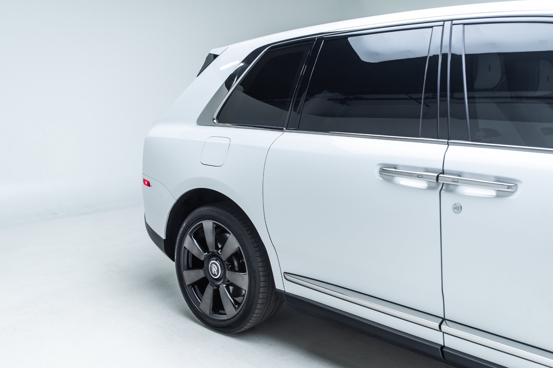 Used 2019 Rolls-Royce Cullinan AWD/4WD image 60