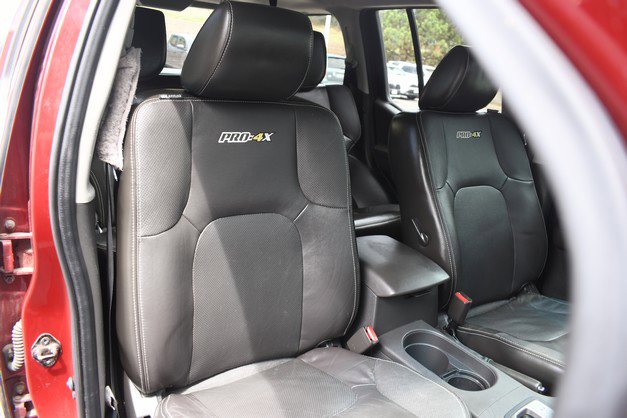Used 2013 Nissan Xterra PRO-4X w/ Pro-4x Leather Pkg AWD/4WD image 26