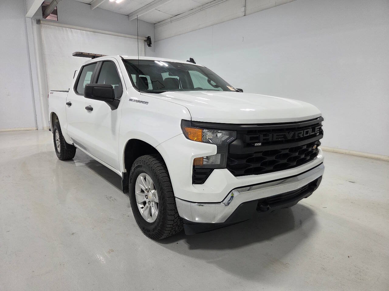 Used 2023 Chevrolet Silverado 1500 W/T w/ Trailering Package AWD/4WD image 5