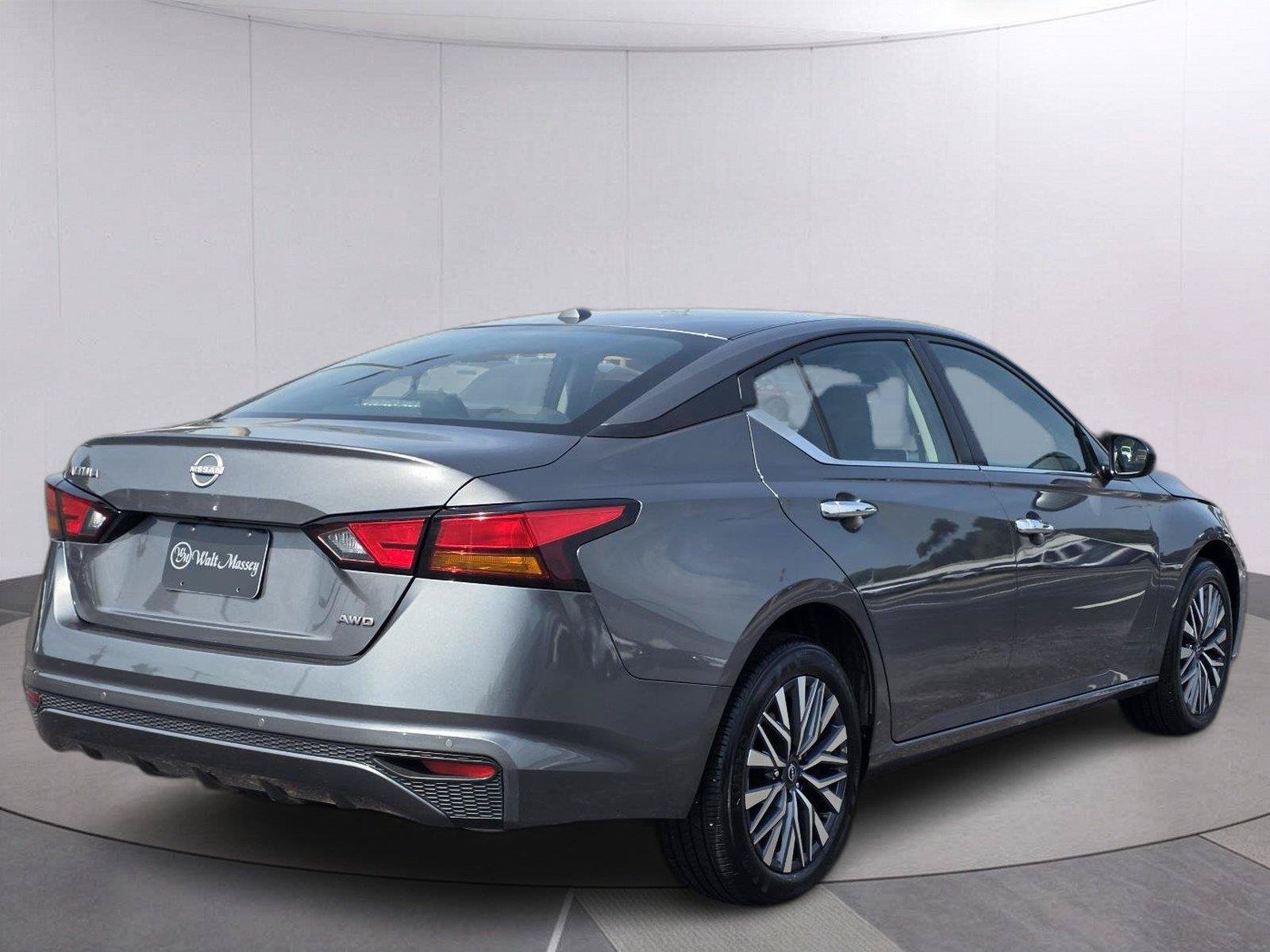 Used 2025 Nissan Altima 2.5 SV AWD/4WD image 5