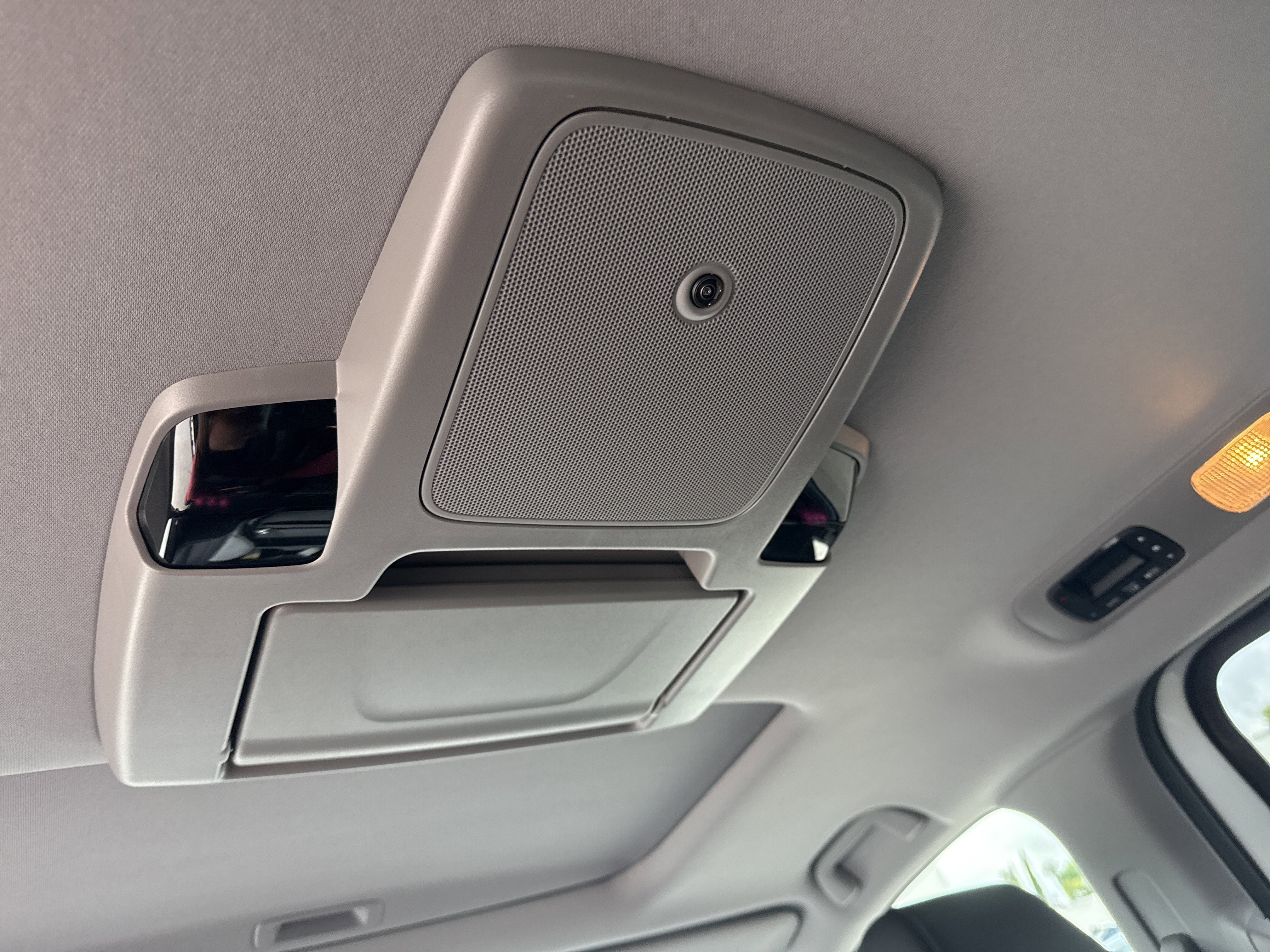 Certified 2024 Honda Odyssey Touring image 16