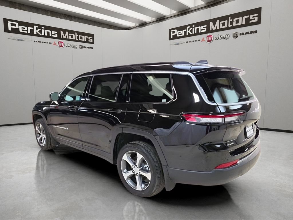 New 2026 Jeep Grand Cherokee L Limited w/ MOPAR Finishing Package AWD/4WD image 3