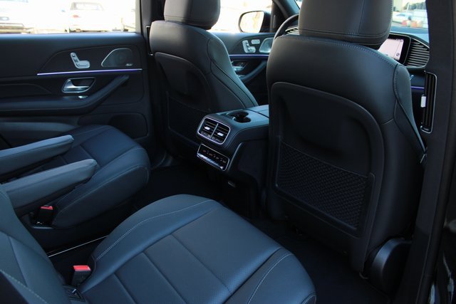 Used 2025 Mercedes-Benz GLS 450 4MATIC image 16