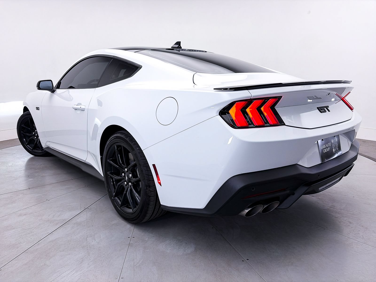 Used 2025 Ford Mustang GT Premium RWD image 2