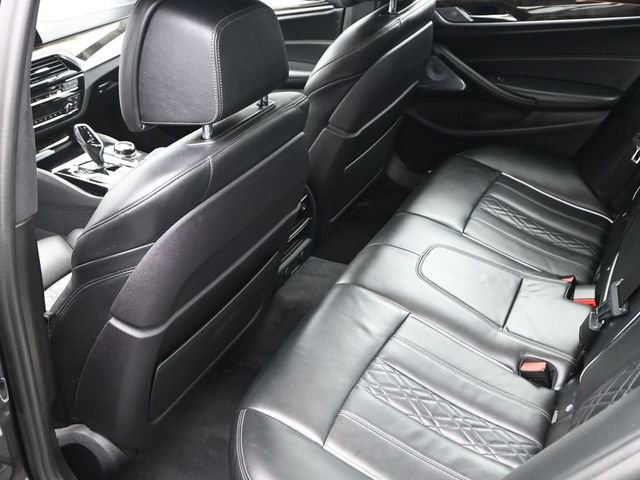 Used 2018 BMW M550i xDrive image 19
