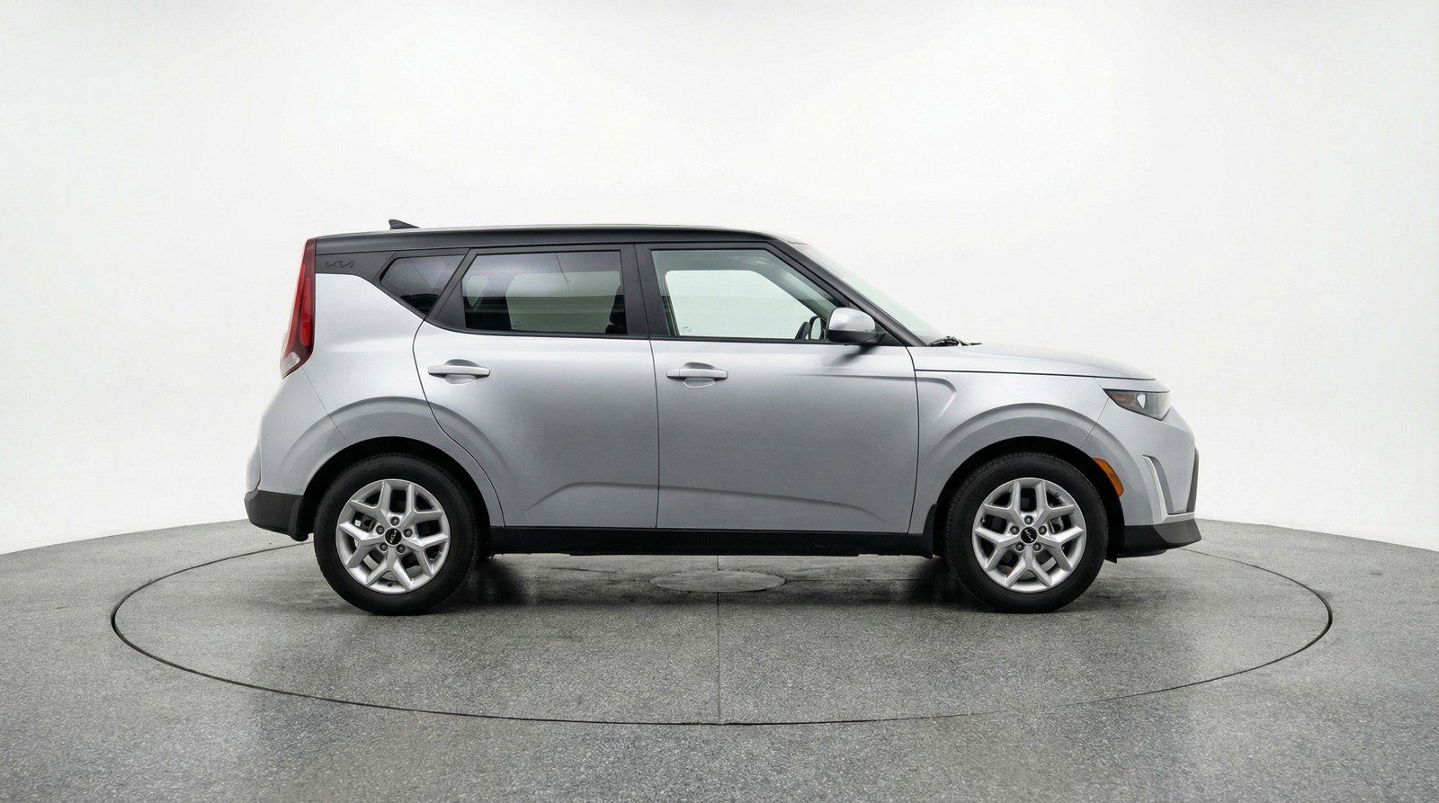 Used 2025 Kia Soul LX w/ LX Technology Package image 11