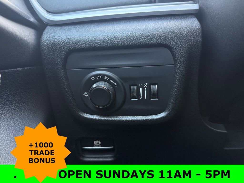 New 2025 Jeep Grand Cherokee L Altitude image 14