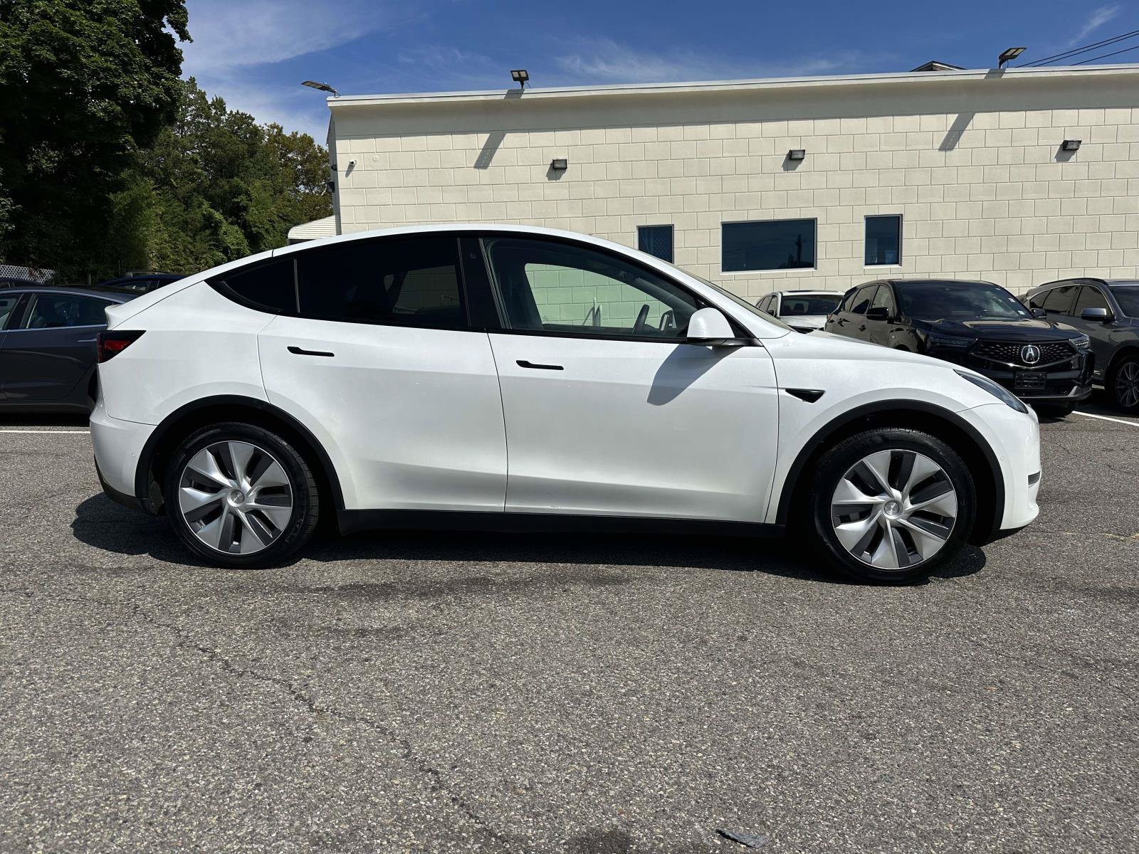 Used 2020 Tesla Model Y Long Range AWD/4WD image 2