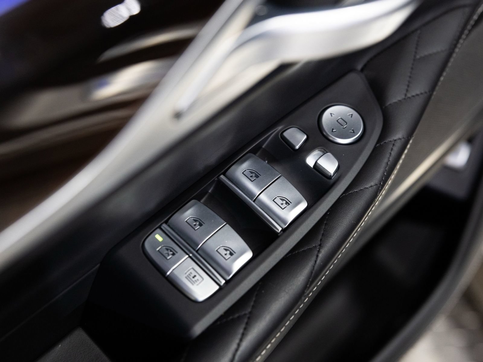 Used 2022 BMW ALPINA B7 xDrive w/ Interior Design Package AWD/4WD image 25