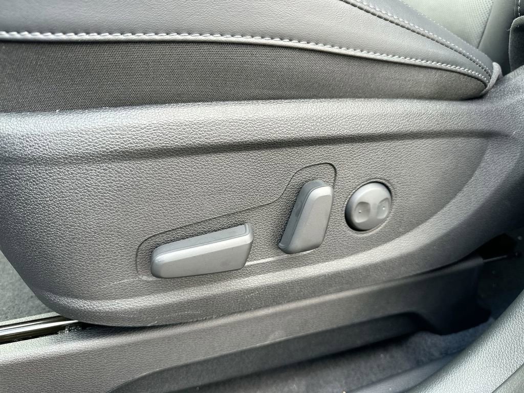 Used 2025 Kia Telluride S image 30