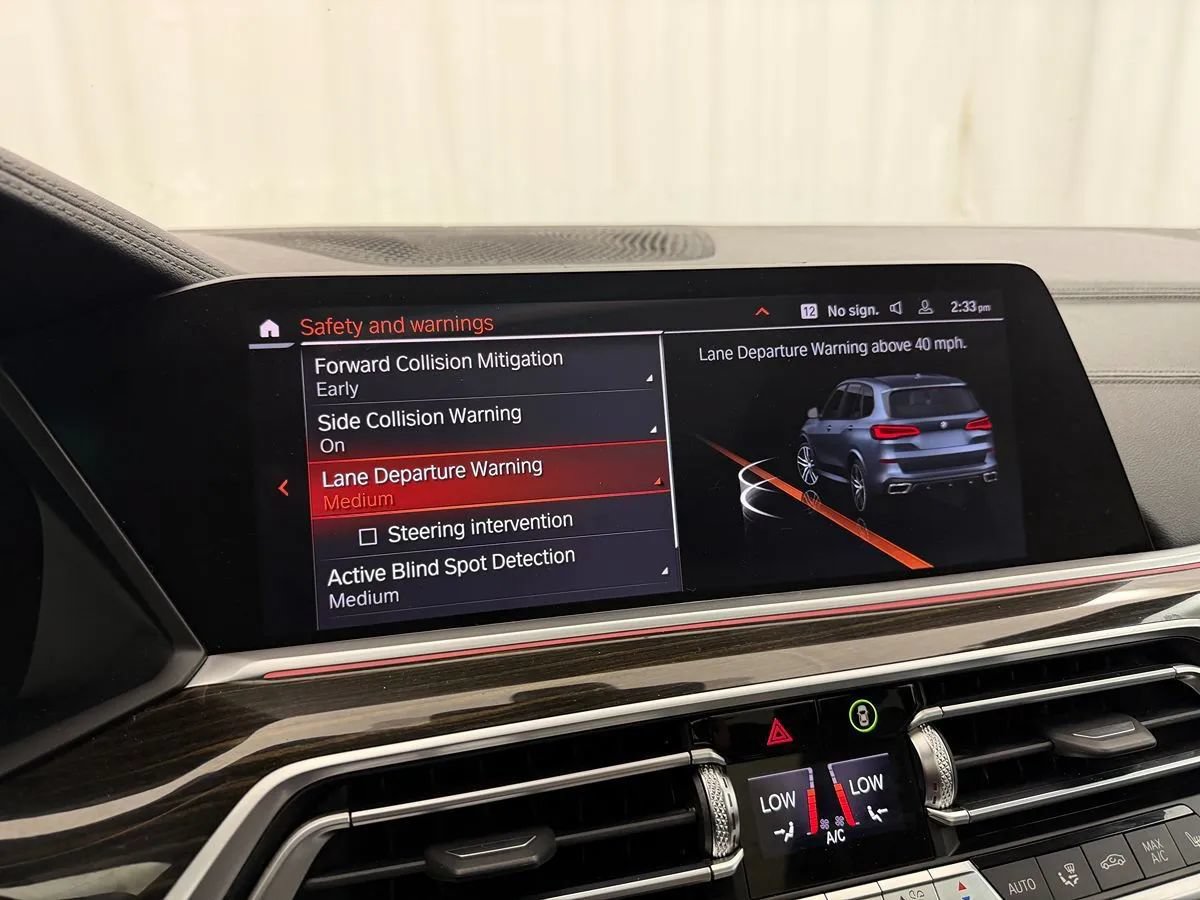 Used 2020 BMW X5 M50i AWD/4WD image 22