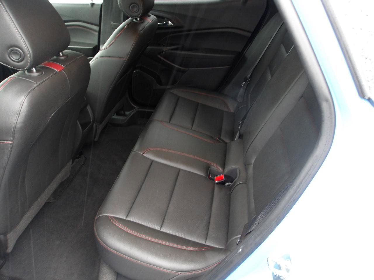 Used 2024 Chevrolet Trax RS w/ Sunroof Package FWD image 10