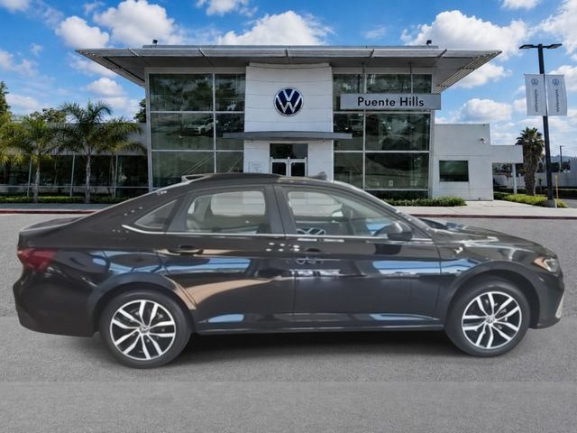 New 2025 Volkswagen Jetta SE FWD image 8