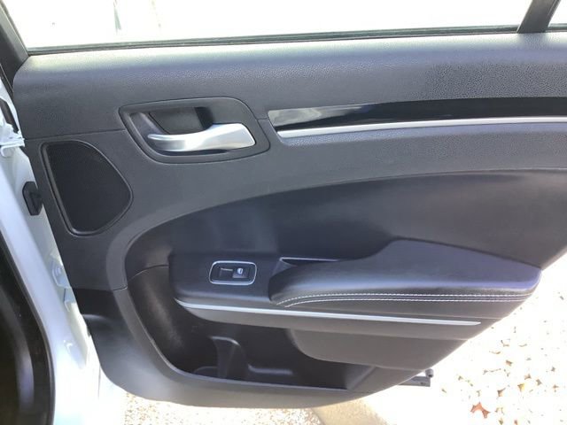 Used 2022 Chrysler 300 S RWD image 15