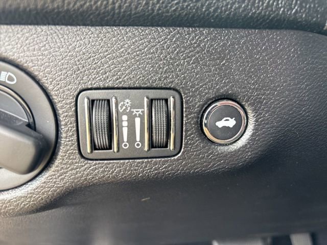 Used 2019 Dodge Challenger SXT image 22