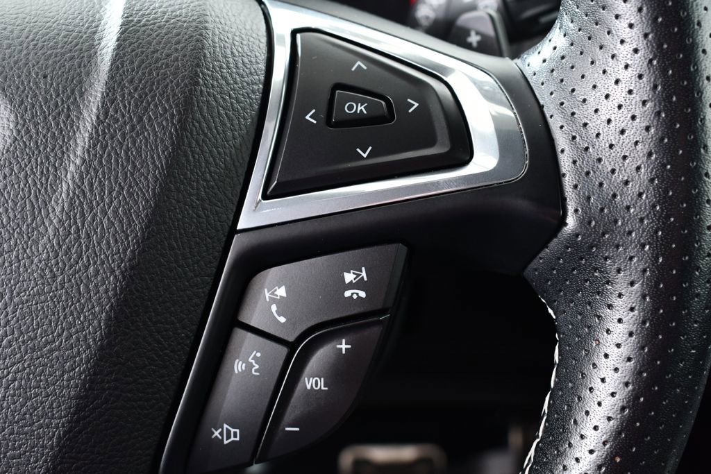 Used 2022 Ford Edge ST image 31