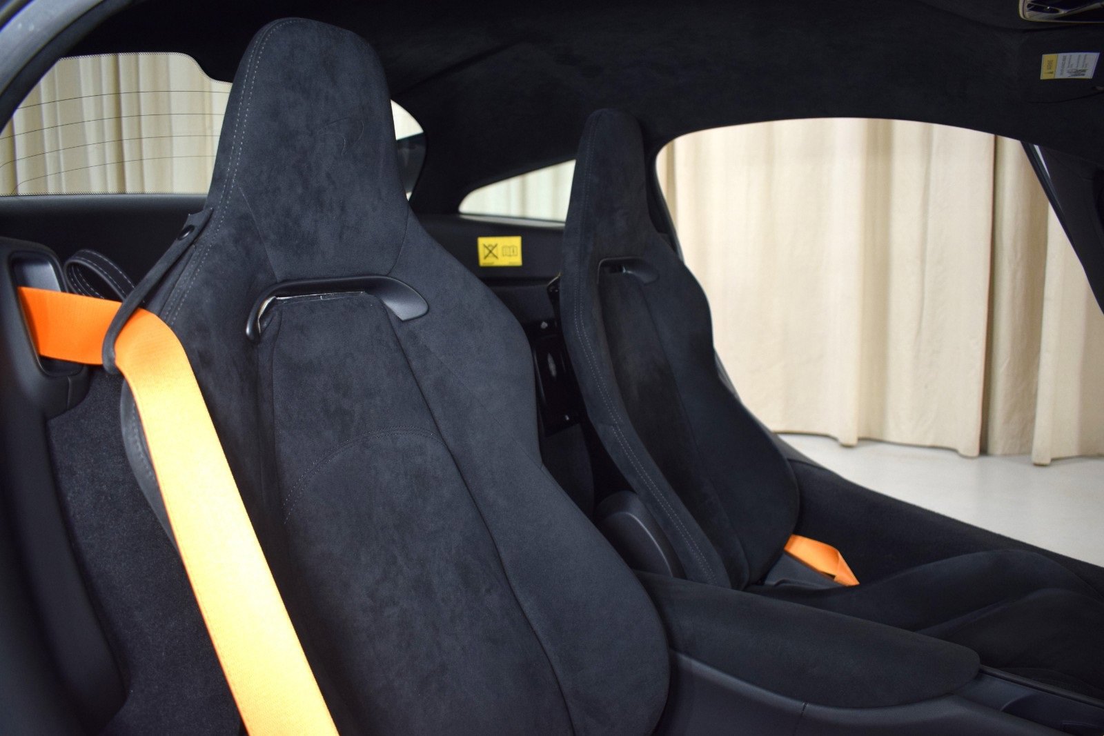 Used 2023 McLaren Artura image 18