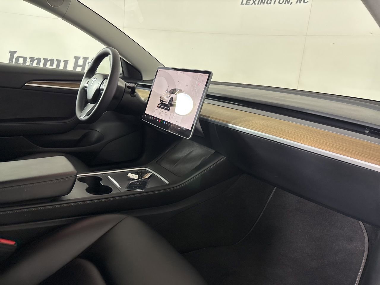Used 2023 Tesla Model 3 Standard Range image 24