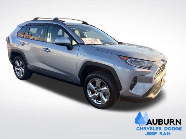 Used 2021 Toyota RAV4 XLE Premium AWD/4WD image 3