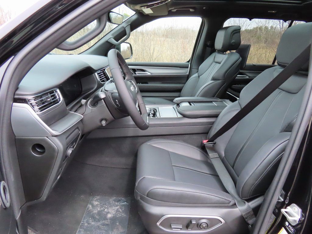 New 2026 Jeep Grand Wagoneer L Limited AWD/4WD image 26