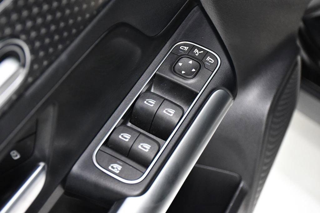 Certified 2025 Mercedes-Benz GLA 250 4MATIC image 18