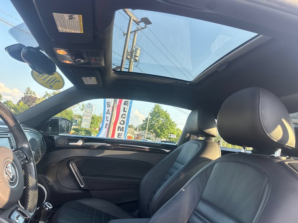 Used 2016 Volkswagen Beetle R-Line SE FWD image 21