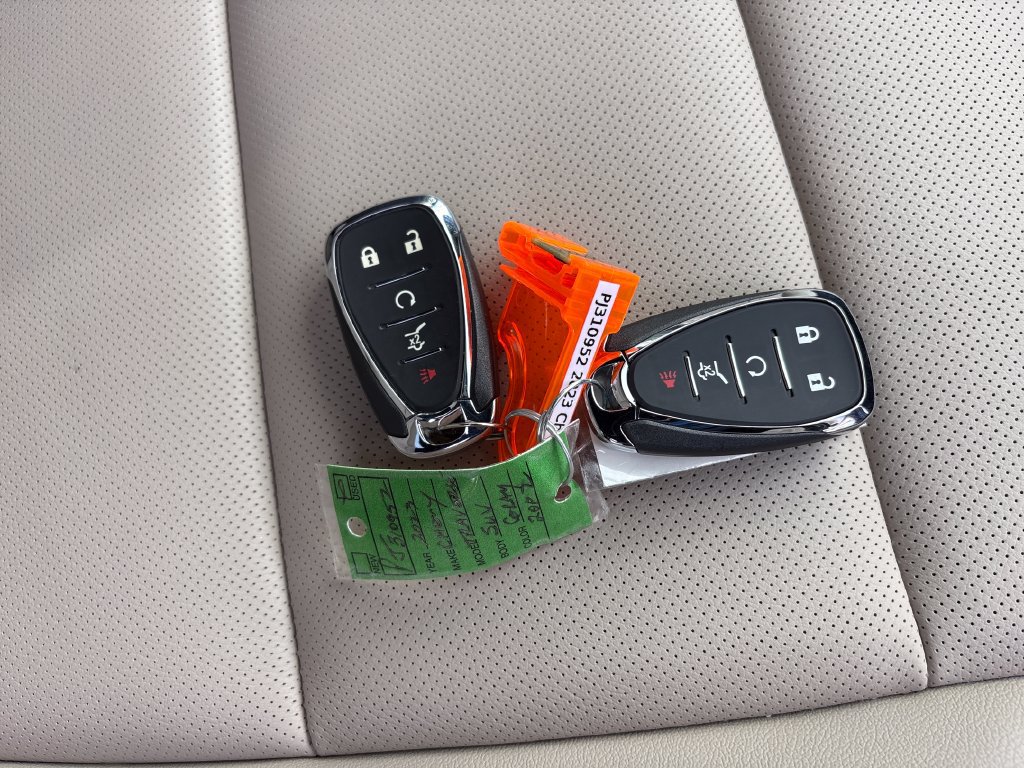 Used 2023 Chevrolet Traverse Premier FWD image 36