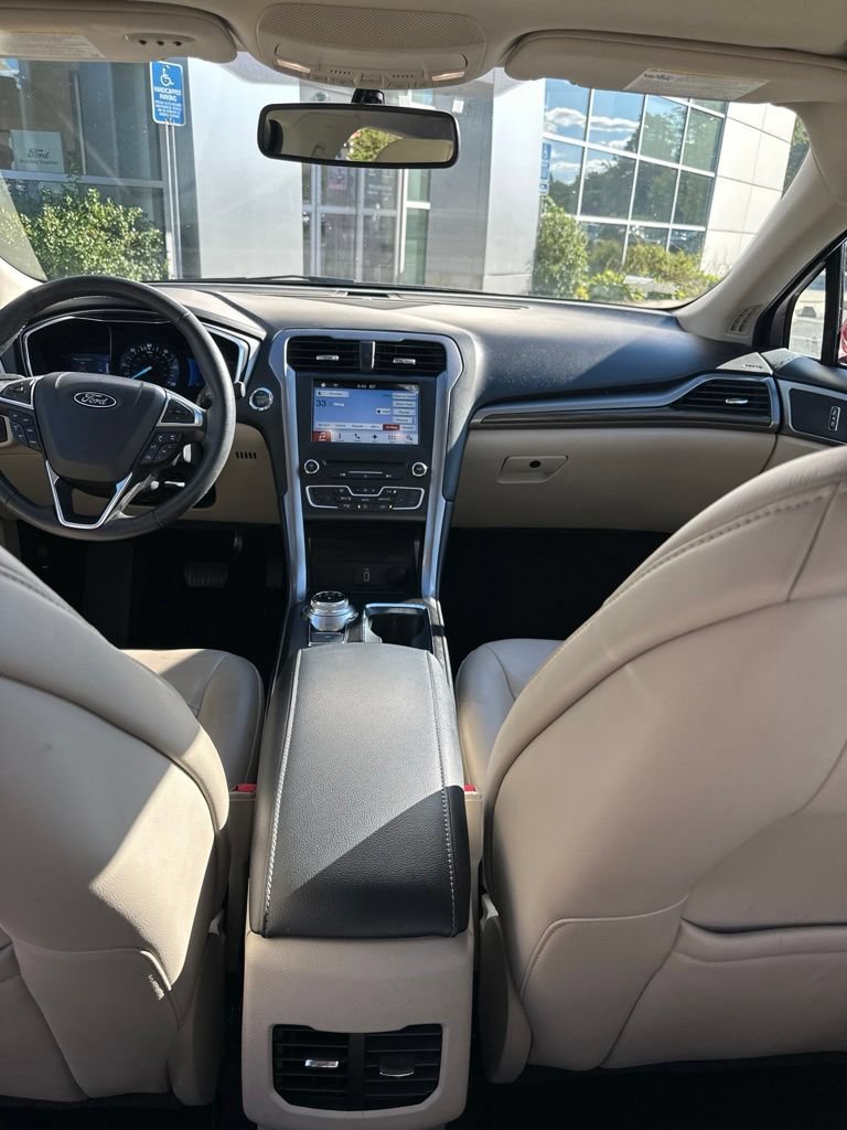Used 2017 Ford Fusion Energi SE FWD image 9