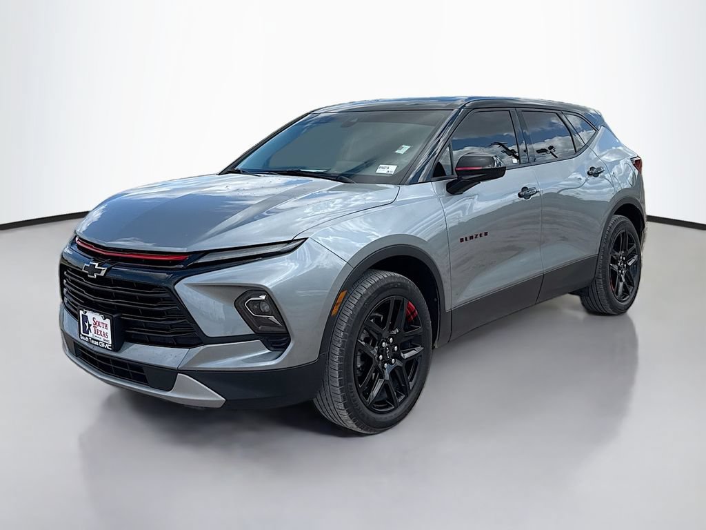 Used 2025 Chevrolet Blazer LT w/ Redline Edition FWD image 3
